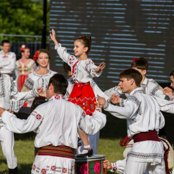 10354094_759296667443382_8227461131481733230_n